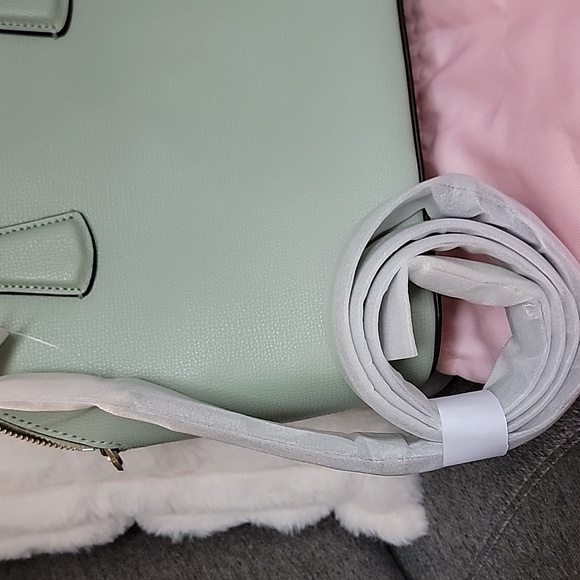 NWT Kate Spade Sylvia Large Dome Satchel in a light pistachio green - Picture 3 of 12
